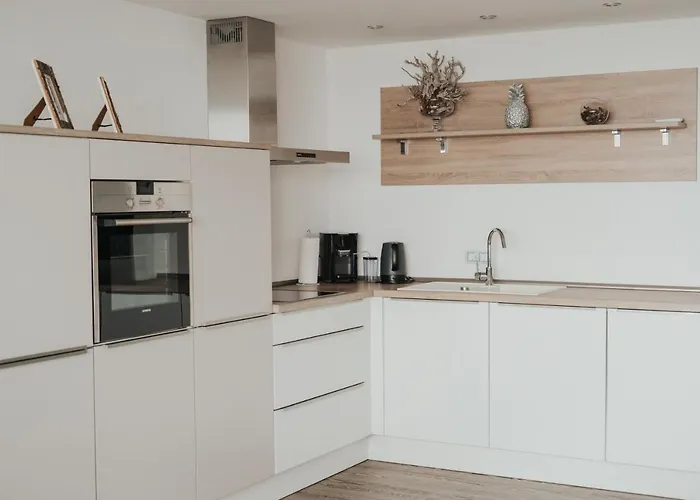 Ferienwohnung  Panoramablick  mit Hallenbad Berg und Seesicht