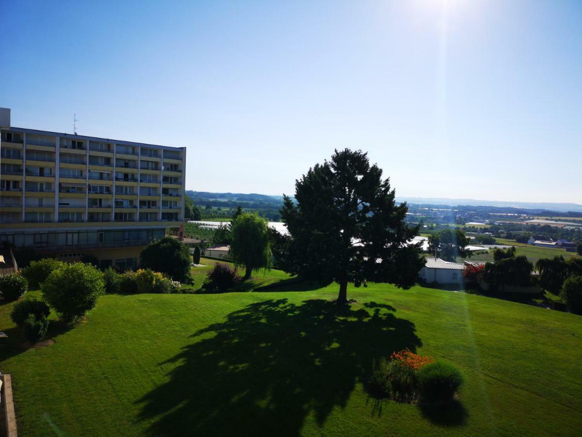Panoramablick  Mit Hallenbad Berg Und Seesicht *